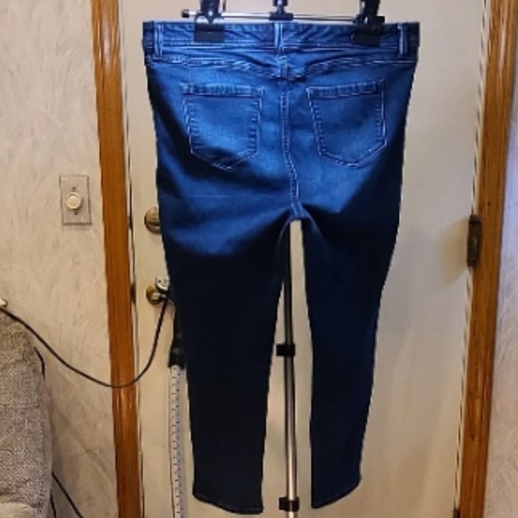 Torrid Stretch Jeans - Picture 6 of 8